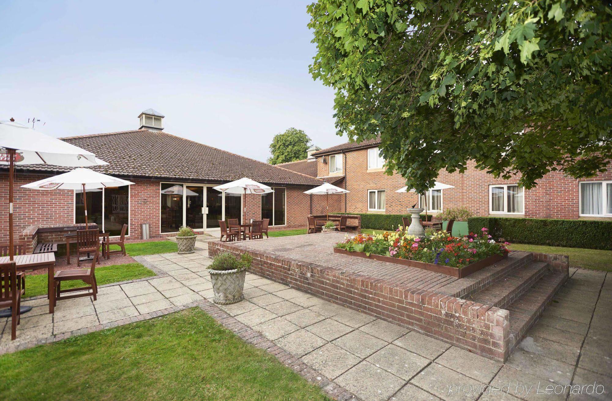 Orida Hotels Newbury Newbury  Esterno foto
