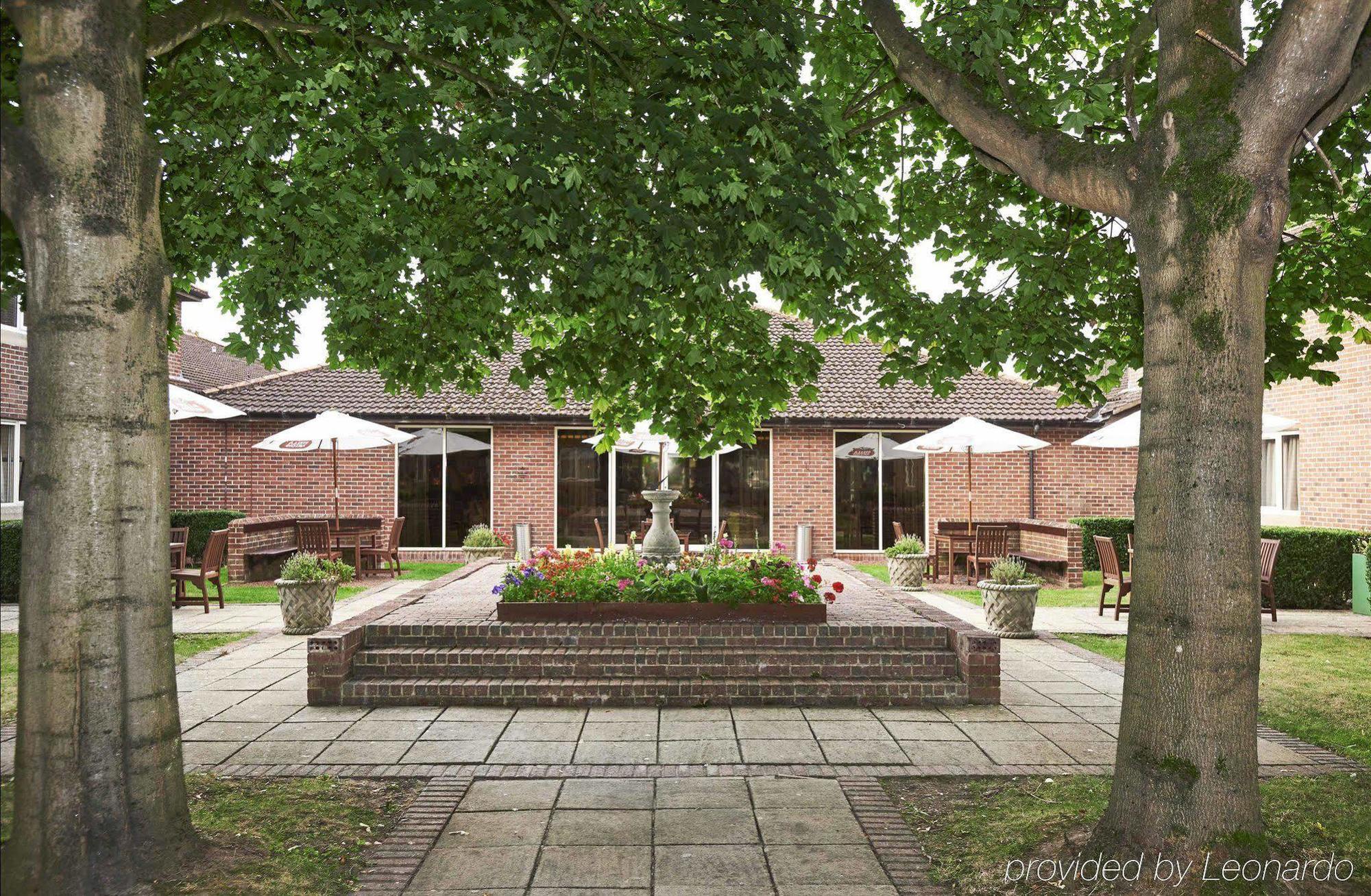 Orida Hotels Newbury Newbury  Esterno foto